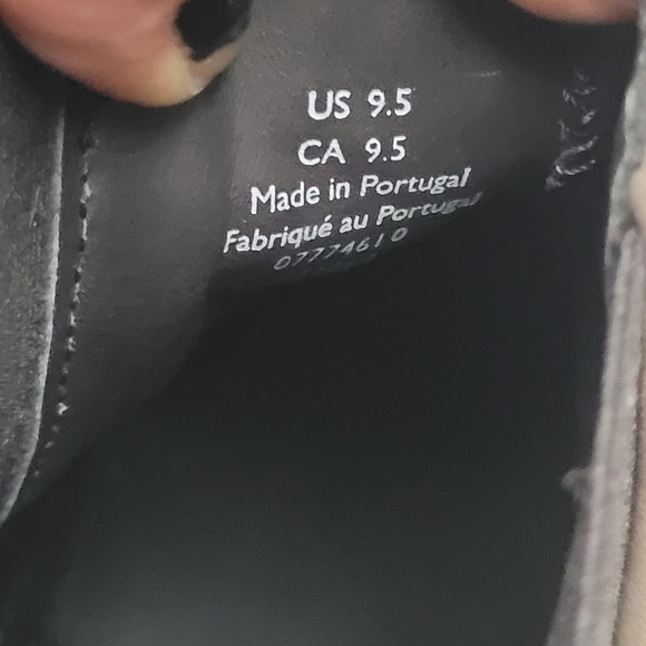 COS Chunky Sole Leather Chelsea Tan and Black Ankle Boots - Picture 3 of 4